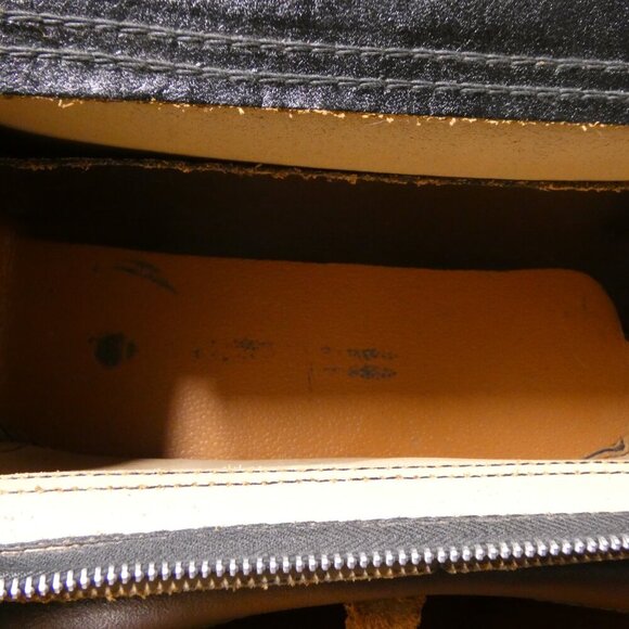 Vintage black leather camera bag with original shouder strap: The Kam-Ra Bag 843 - Picture 10 of 13